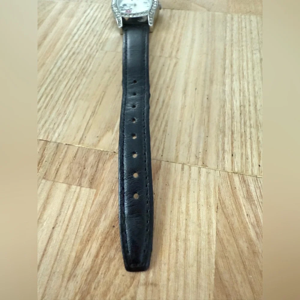 Disney SII Seiko ladies silver tone Mickey Mouse crystal watch NEW BATTERY